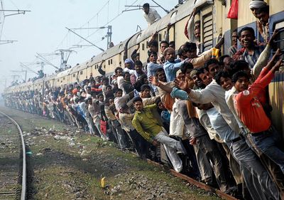 india-train-crowde_1584770i
